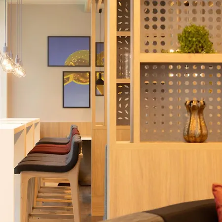 Holiday Inn Express Brussels - Airport By Ihg-2